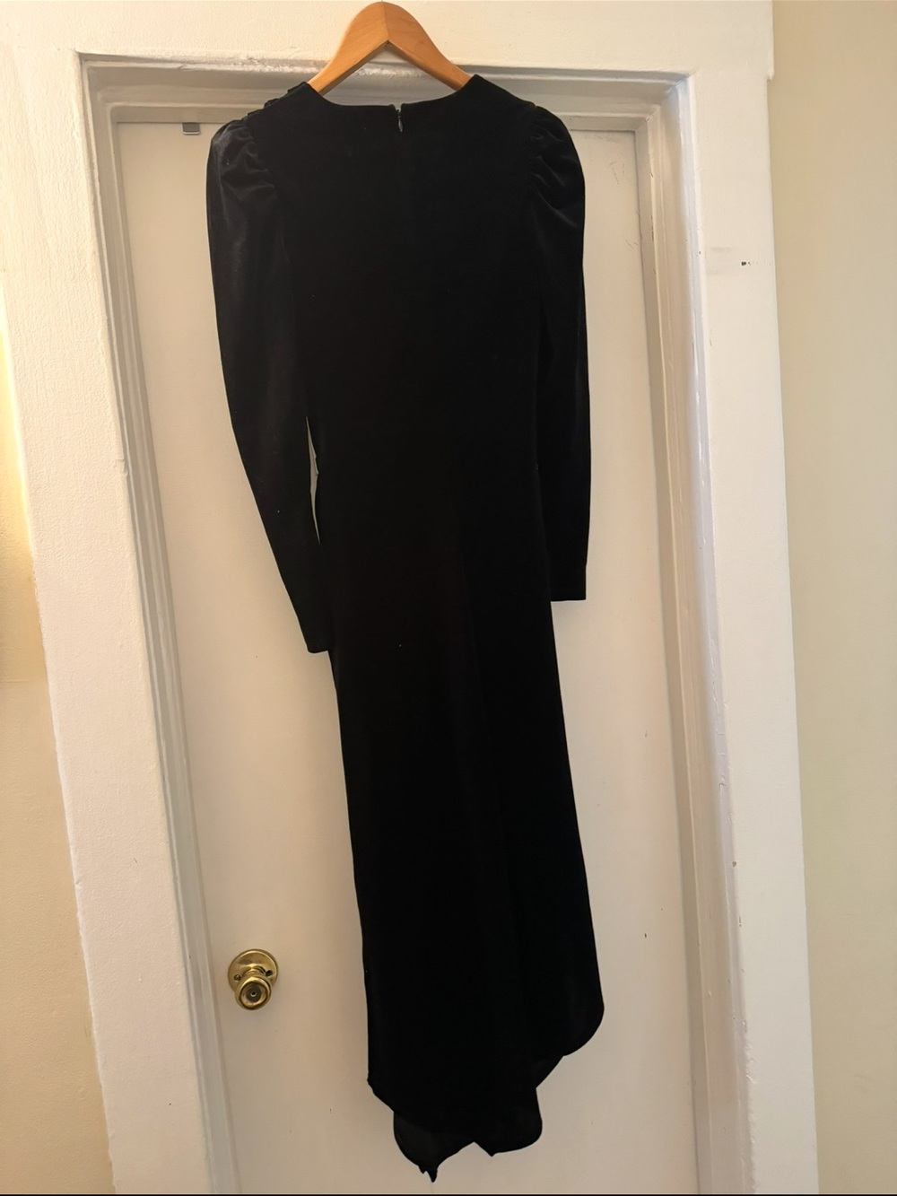 Express Black Velvet Puff-Sleeve Asymmetrical bottom Maxi Dress size Small NWT‎
